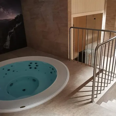 וורצ'לאבי Horsky Apartman V Resortu Se Sluzbami A Wellness מראה חיצוני תמונה